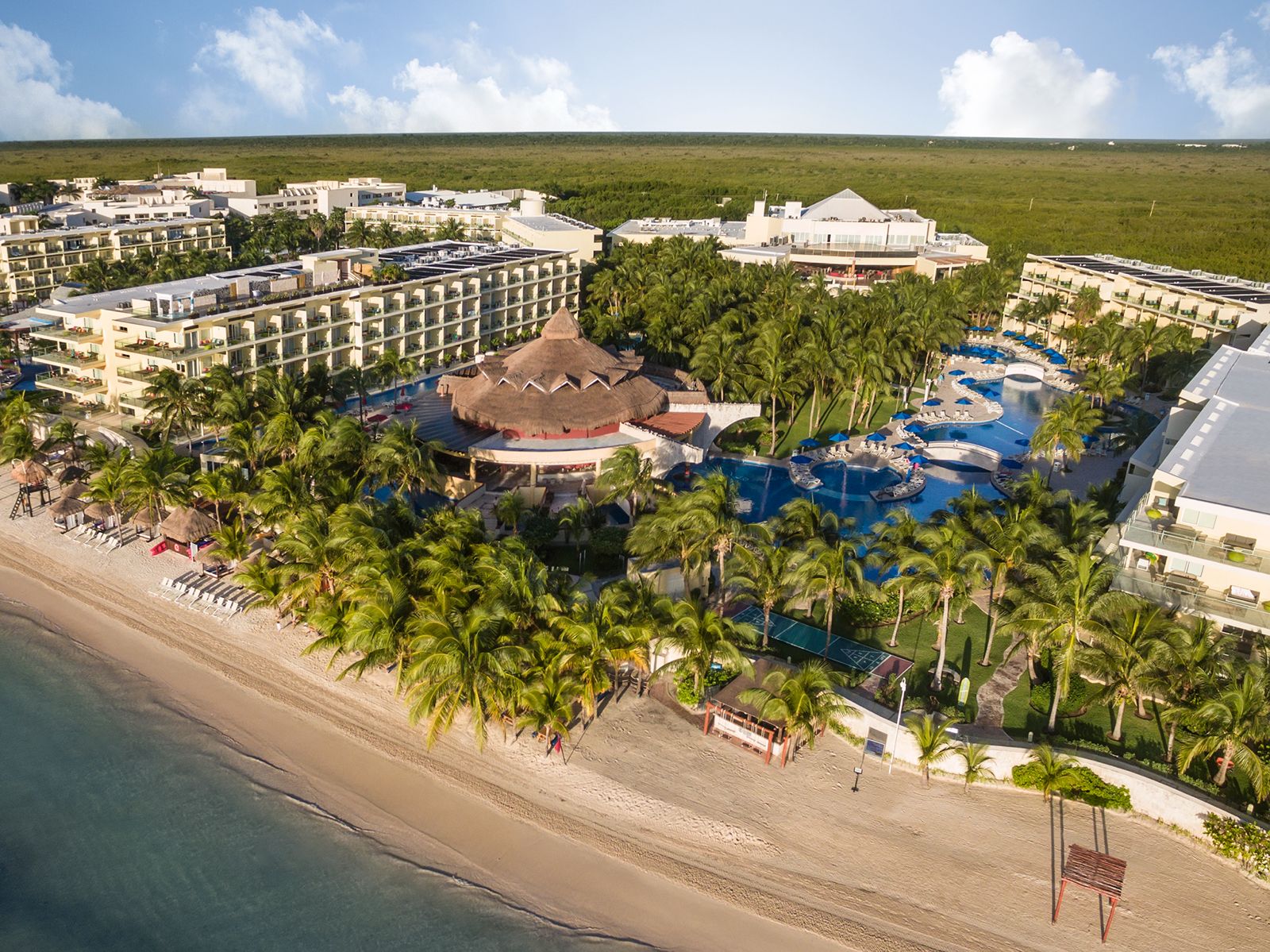 Azul Beach Resorts Riviera Cancún - High&Beyond