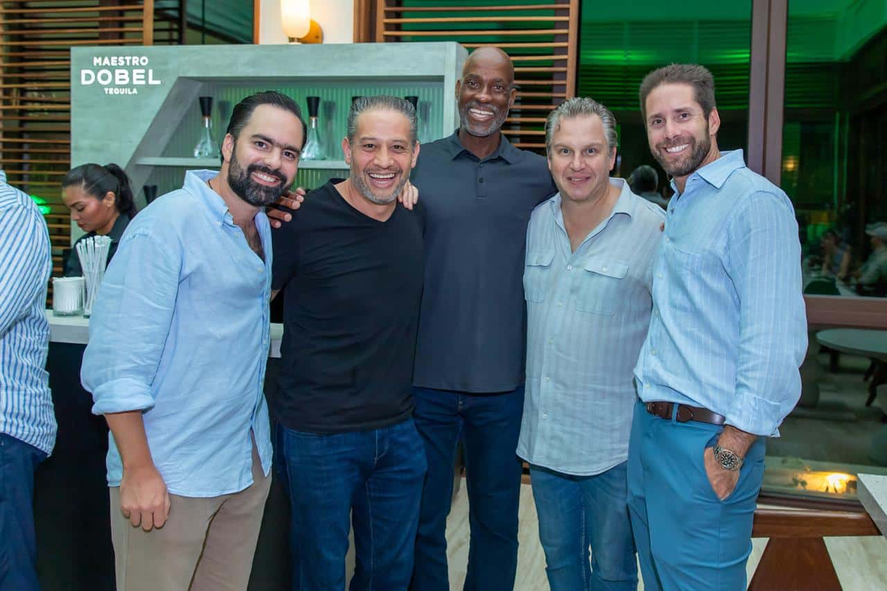 Santiago Elvira, Carlos Ruíz, Fred McGriff, Luis Felipe Cueva y Alfredo Flores